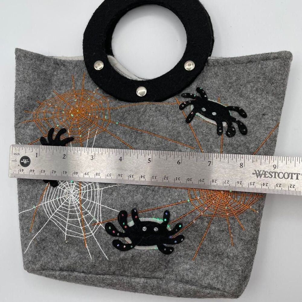 Grey Felt Halloween Purse Handbag Tote Bag Novelty Lights Up Spider Web Spooky - Picture 5 of 8